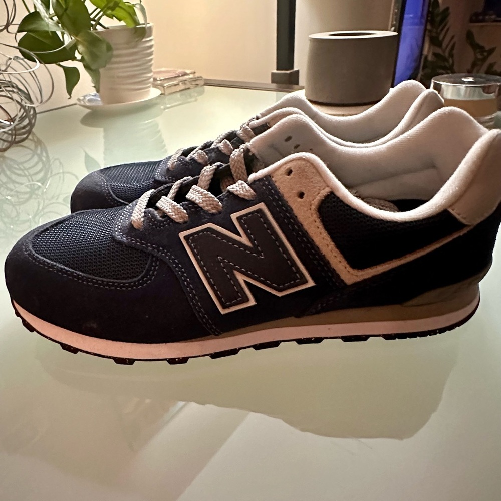 New Balance 574 Core Dark Blue Sneakers - NEW - size 6.5